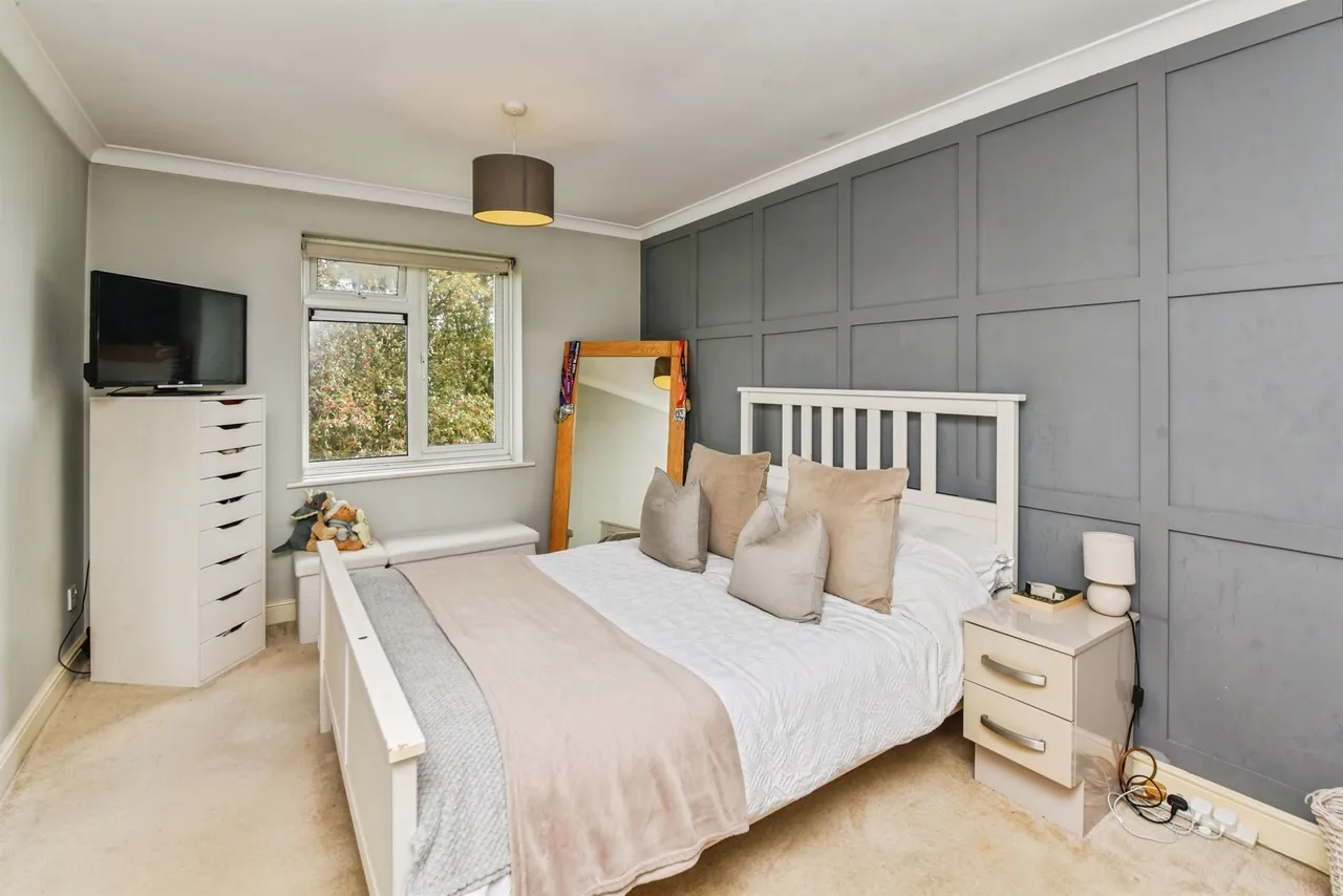 Pound Close, Lyneham, SN15, photo 4