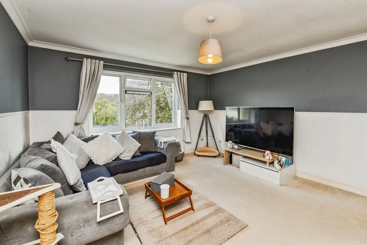 Pound Close, Lyneham, SN15, photo 2