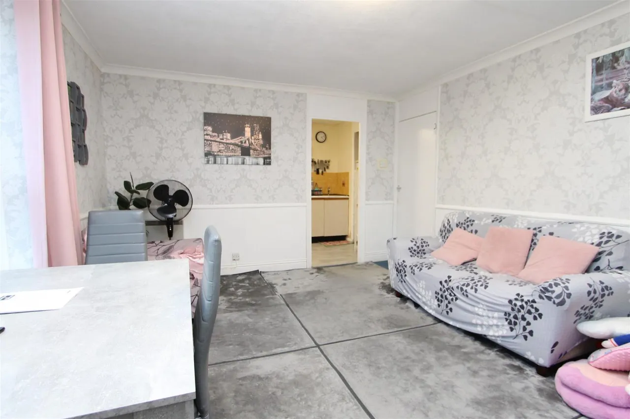 St Cecilia Close, Kidderminster, photo 5