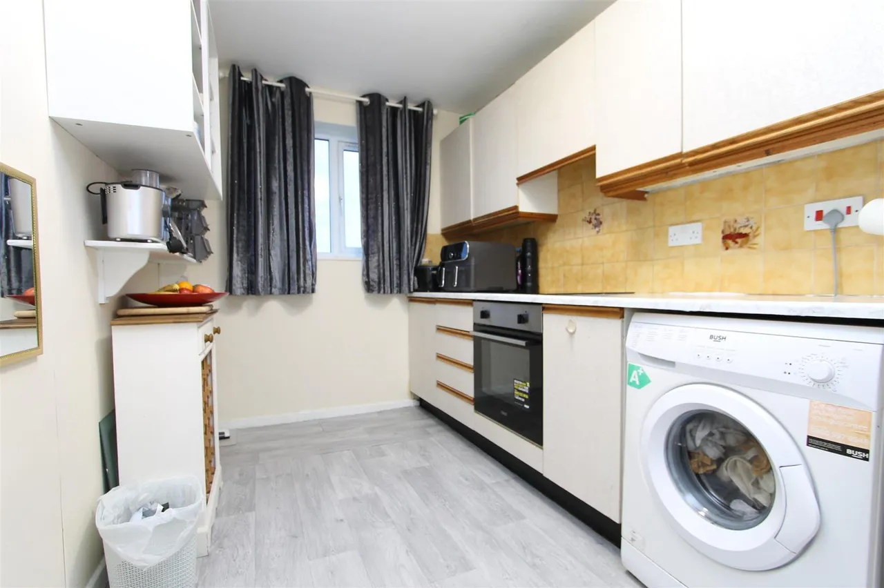 St Cecilia Close, Kidderminster, photo 4
