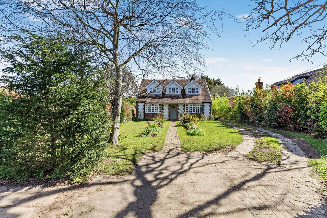Silkmore Lane, West Horsley, KT24, photo 16