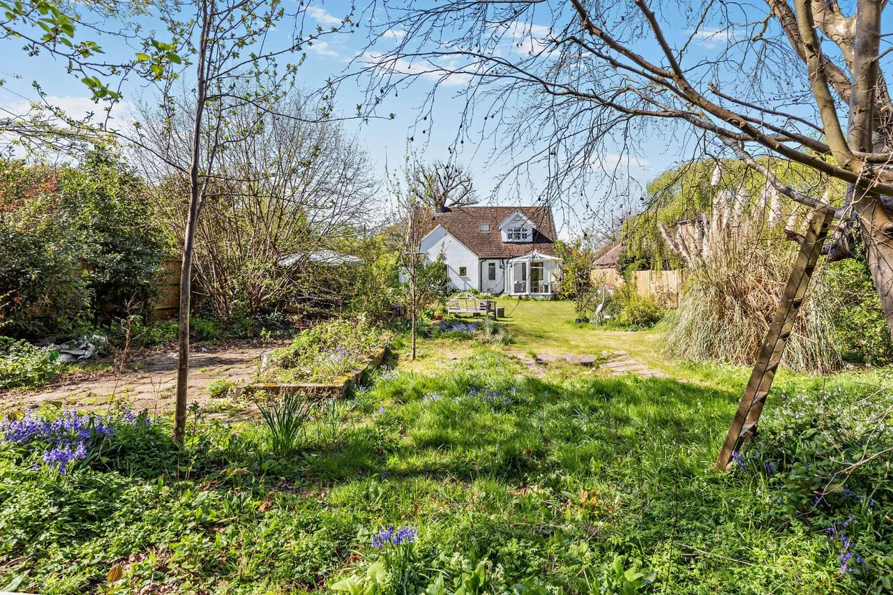 Silkmore Lane, West Horsley, KT24, photo 11