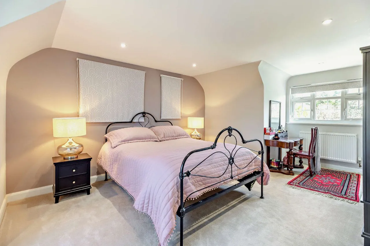 Silkmore Lane, West Horsley, KT24, photo 20