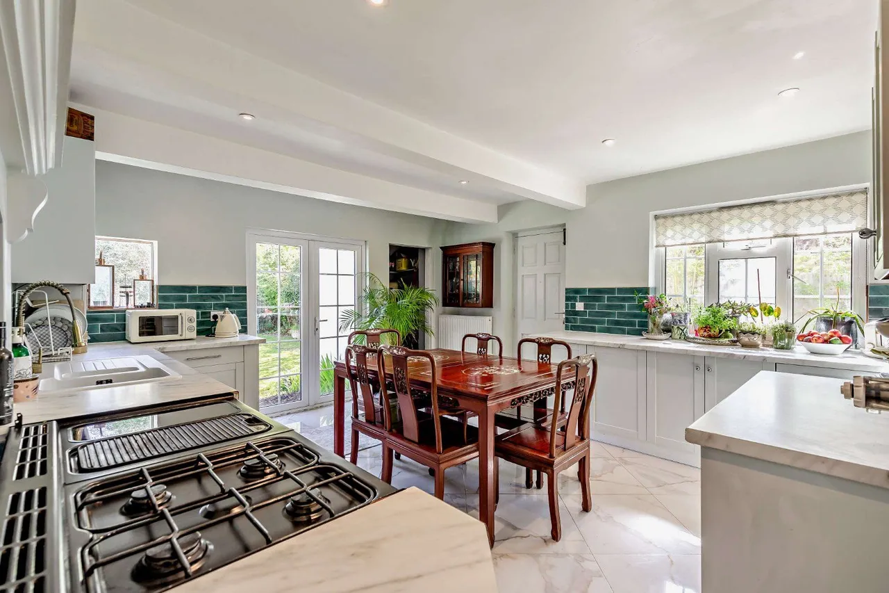 Silkmore Lane, West Horsley, KT24, photo 4