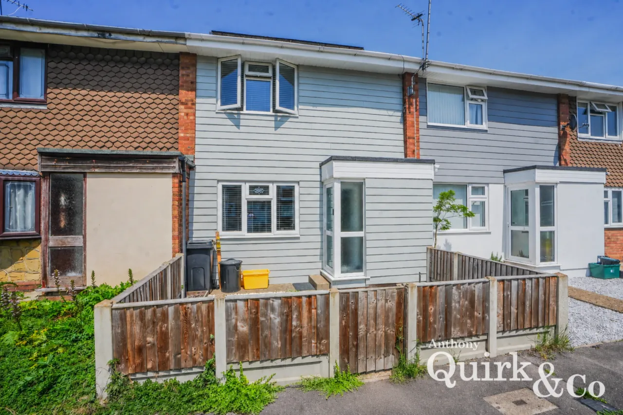 2 bed property for sale, Castle Walk, Canvey Island, SS8