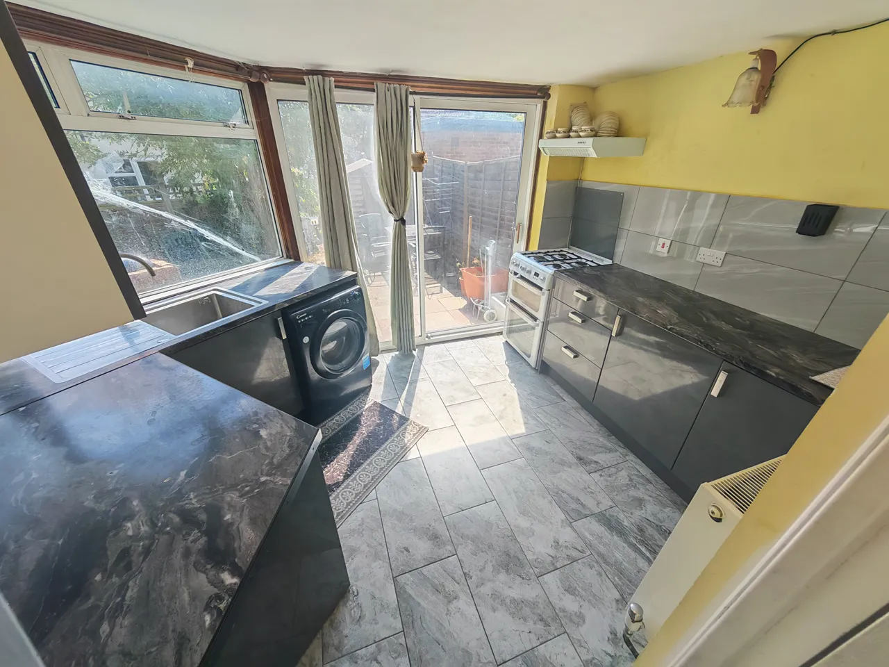 Marconi Way, Southall, UB1, photo 2