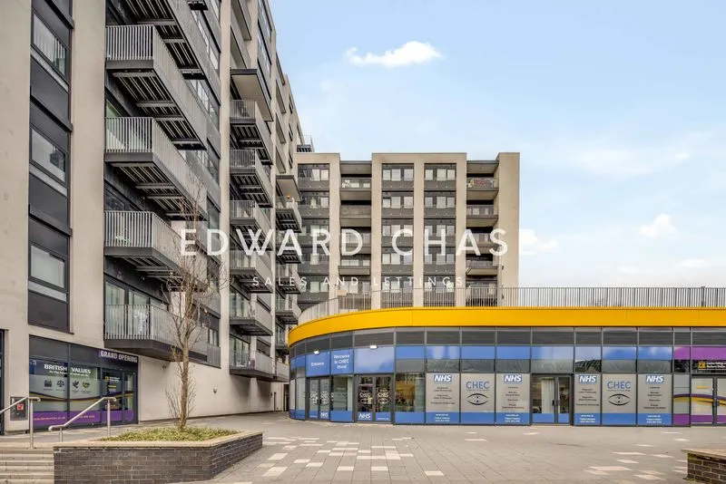 2 bed flat for sale, Ilford Hill, Ilford, IG1