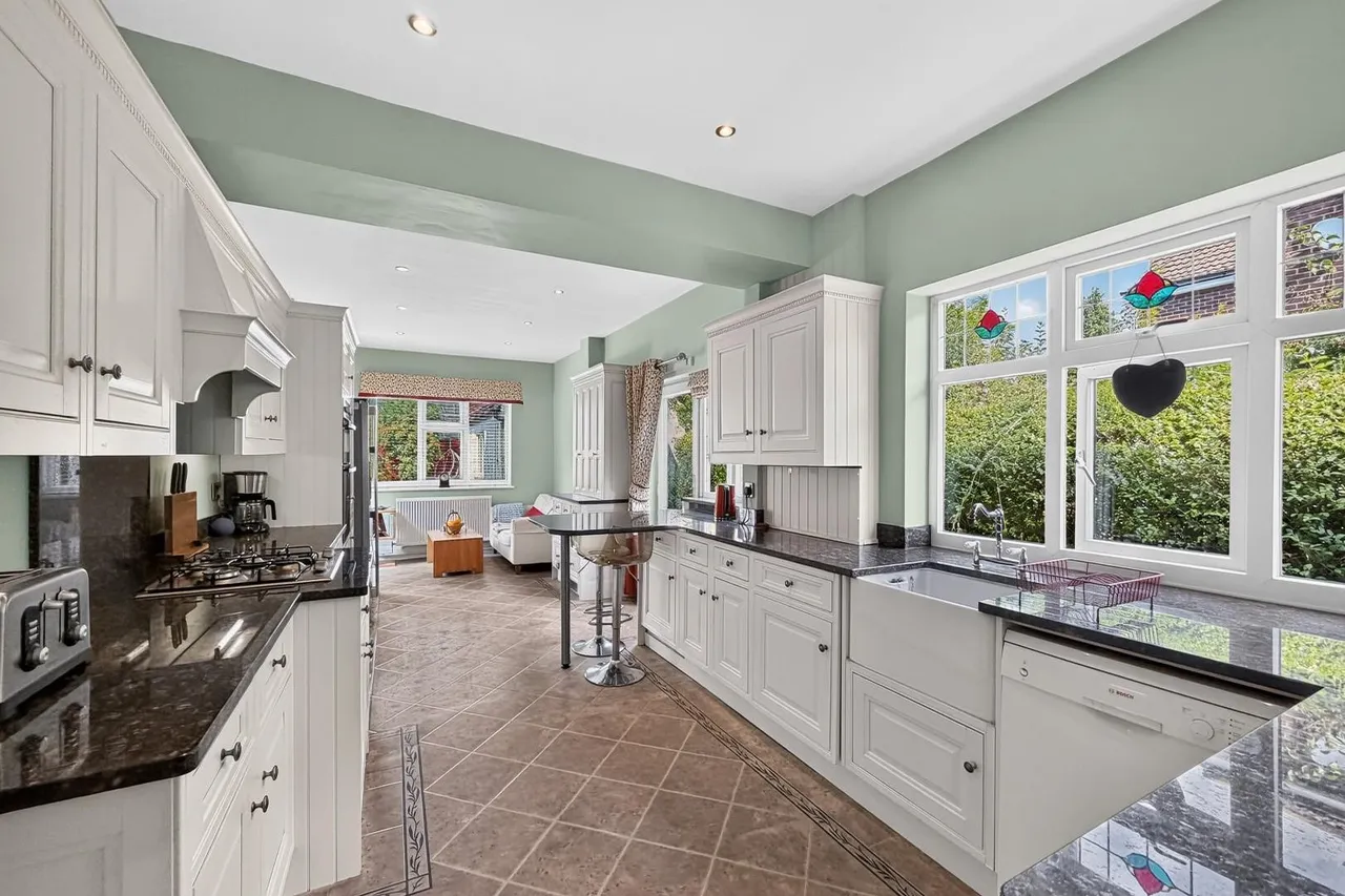 Meadow Bank, Timperley, Cheshire WA15 6QP, photo 4