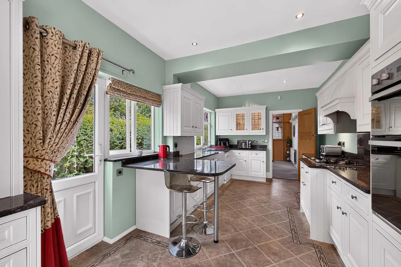 Meadow Bank, Timperley, Cheshire WA15 6QP, photo 10
