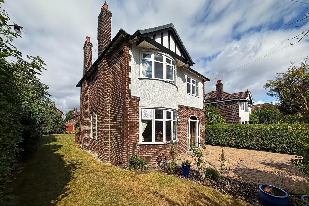 Meadow Bank, Timperley, Cheshire WA15 6QP, photo 7