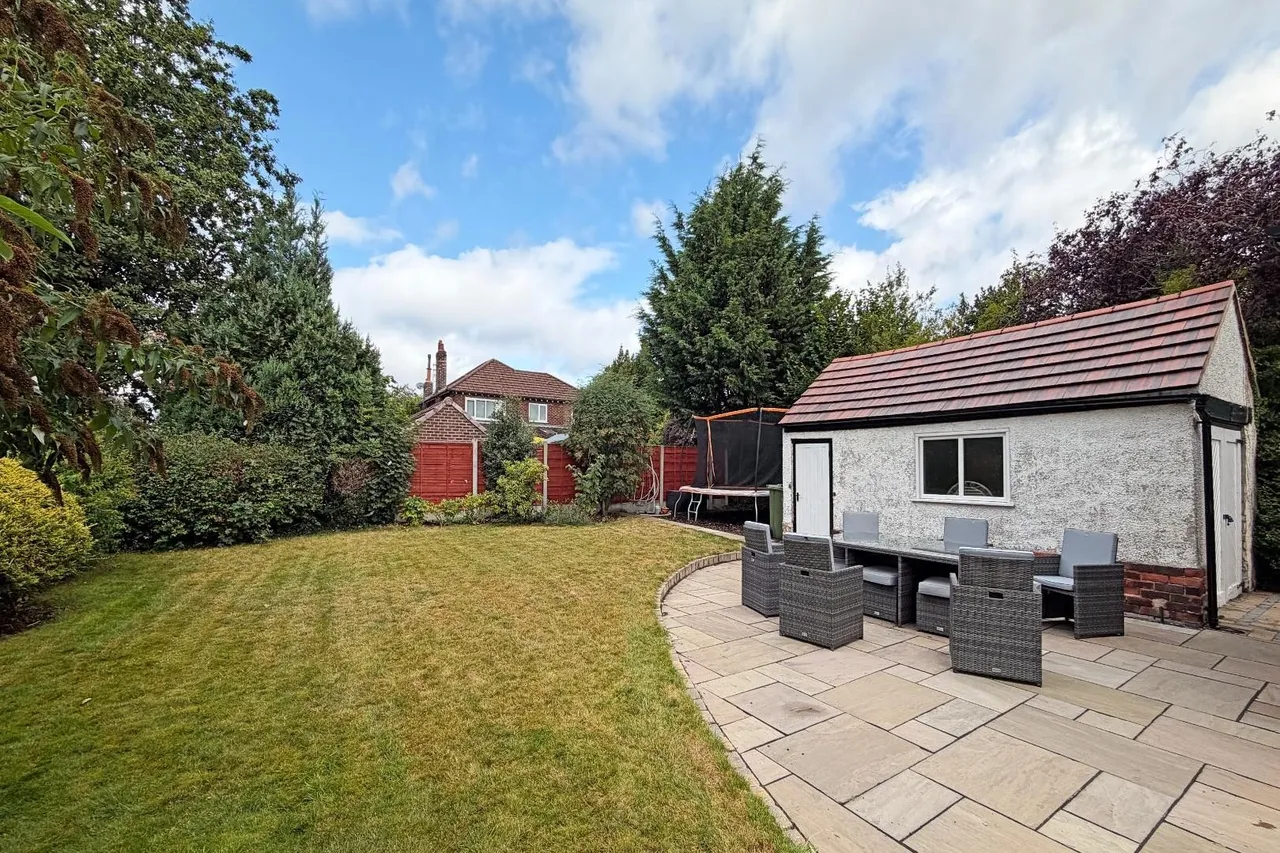 Meadow Bank, Timperley, Cheshire WA15 6QP, photo 6