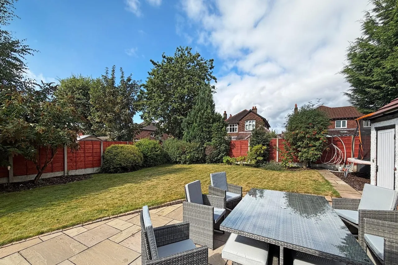 Meadow Bank, Timperley, Cheshire WA15 6QP, photo 24