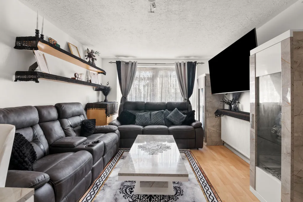 Sycamore Close, Northolt, UB5, photo 8