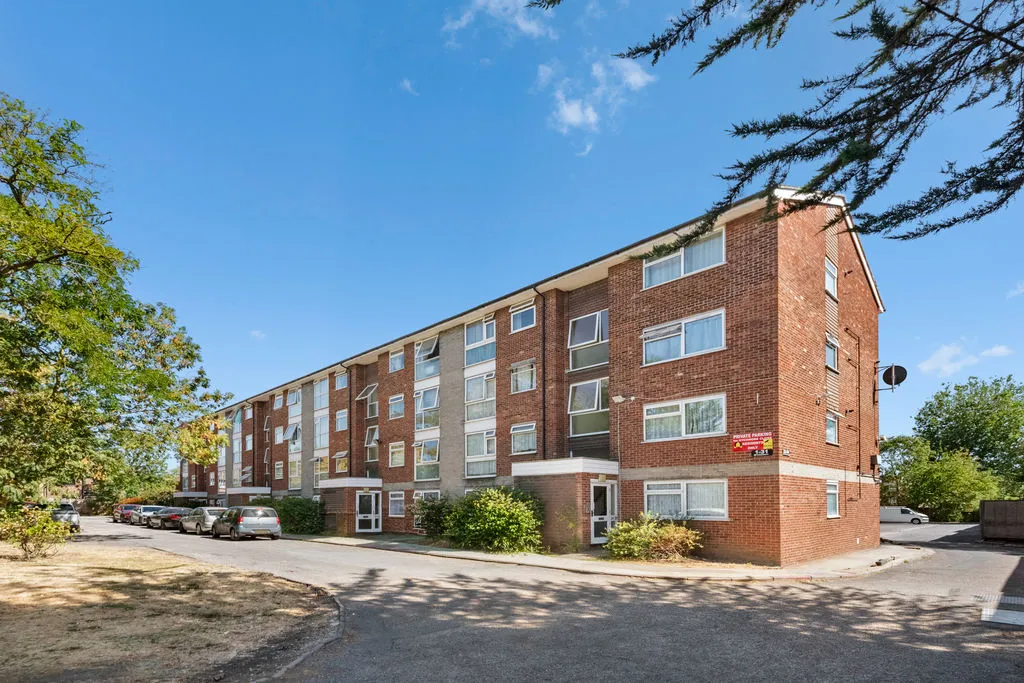 1 bed flat for sale, Sycamore Close, Northolt, UB5