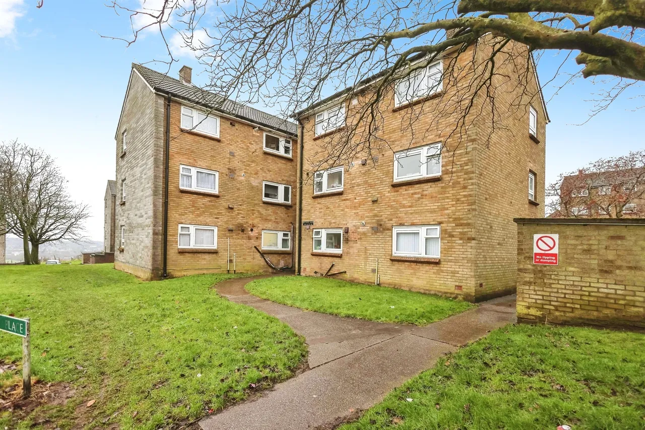 2 bed flat for sale — Blue Rock Place, Tividale, Oldbury