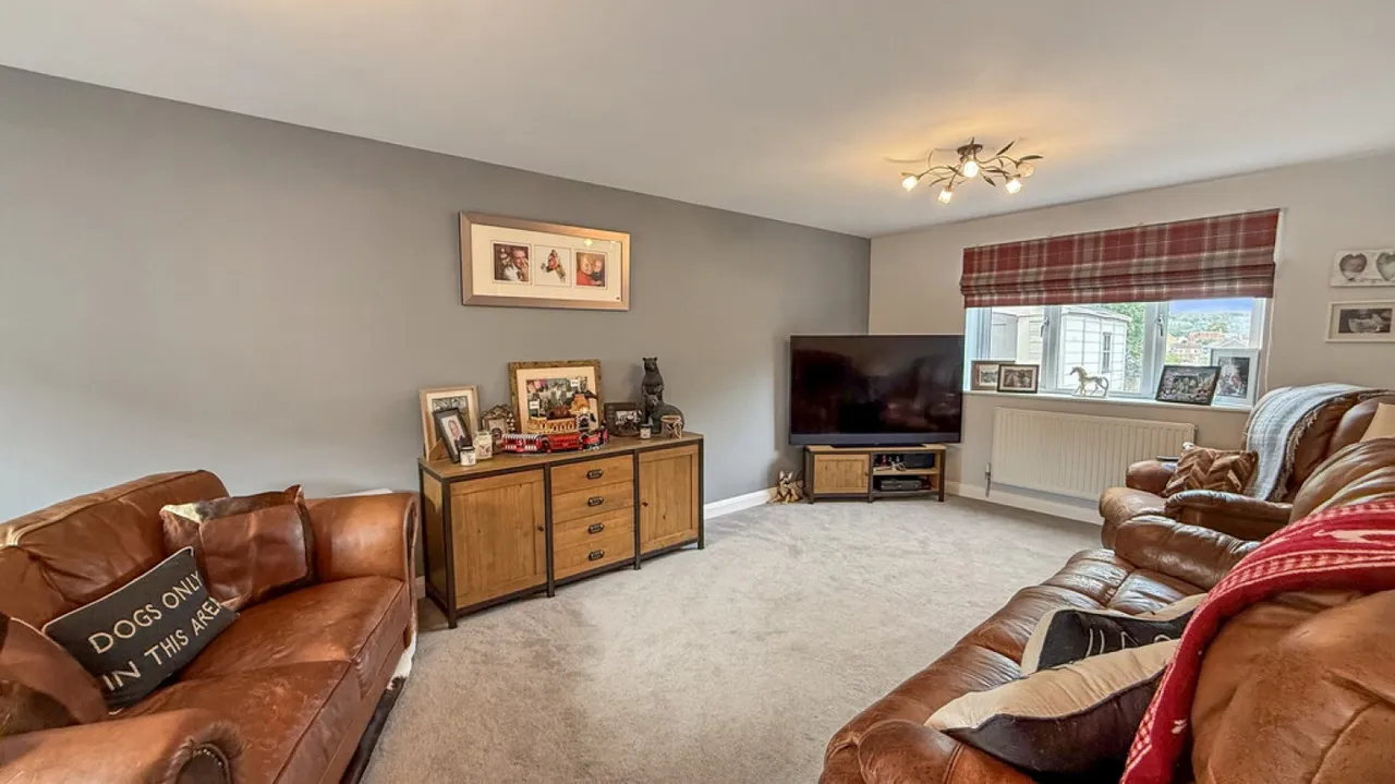 Khyro Close, Warminster, BA12, photo 7