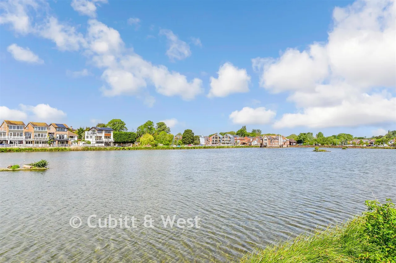 Slipper Road, Emsworth, PO10, photo 2
