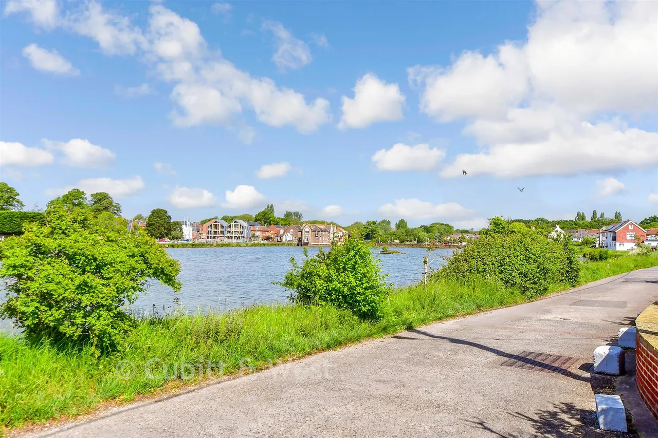 Slipper Road, Emsworth, PO10, photo 10