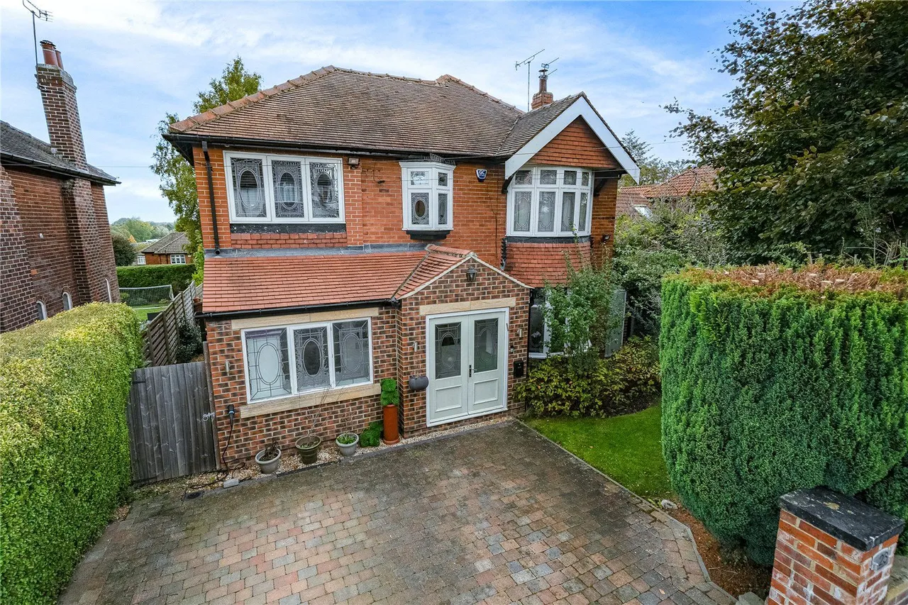 5 bed house for sale, Sandhill Oval, Leeds, LS17