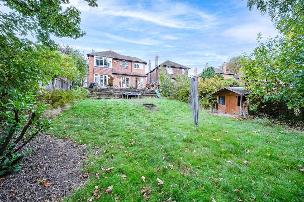 Sandhill Oval, Leeds, LS17, photo 12