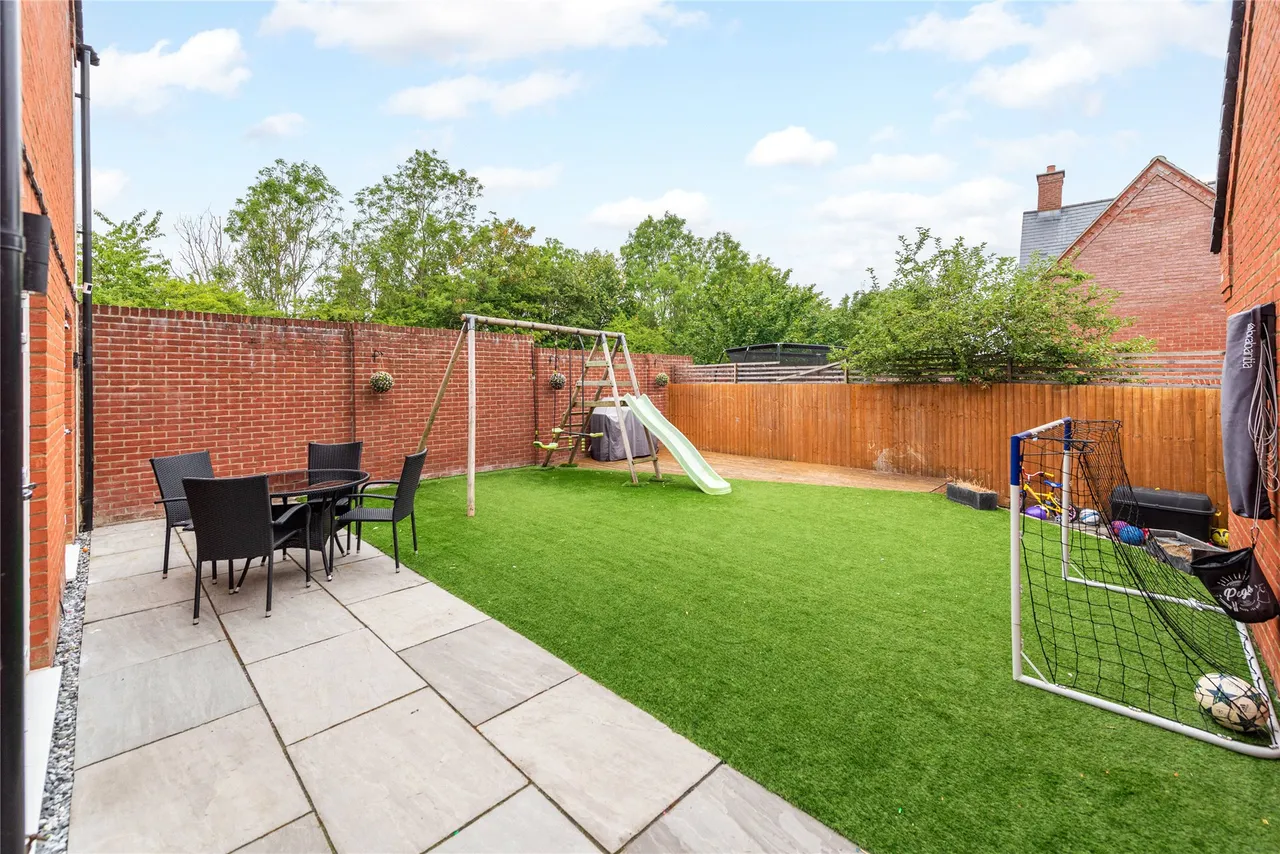 Ratcliffe Close, Old Stratford, MK19, photo 11