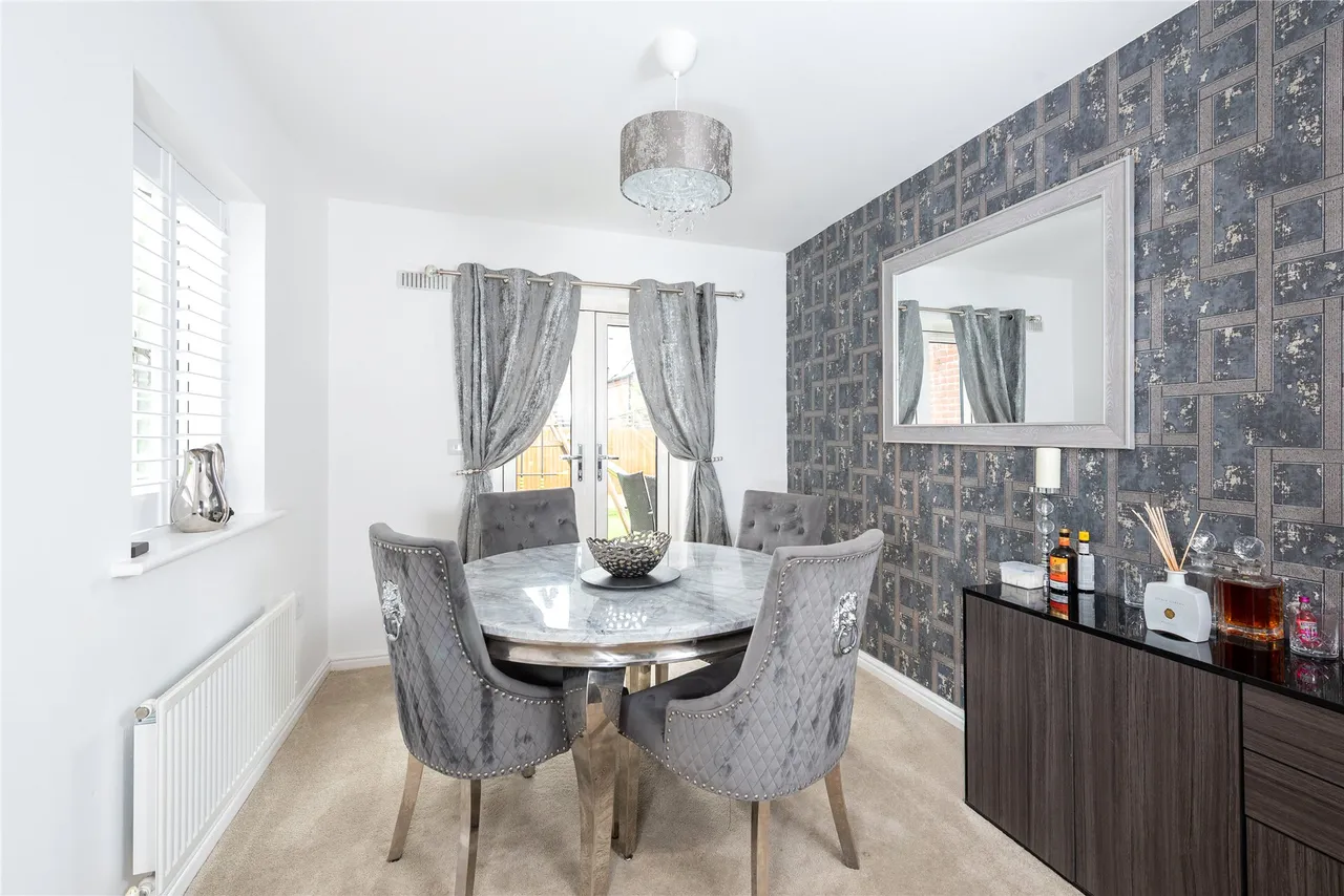 Ratcliffe Close, Old Stratford, MK19, photo 10
