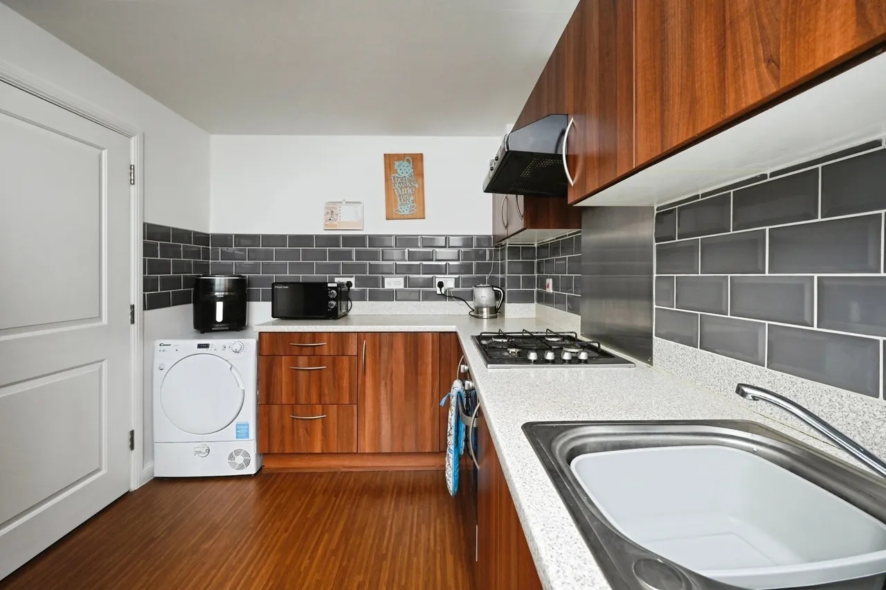 Gressingham Close, Forest Town, Mansfield, Nottinghamshire, NG19, photo 3