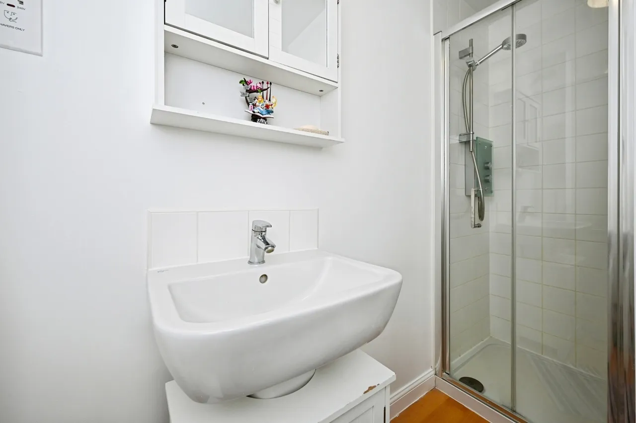 Gressingham Close, Forest Town, Mansfield, Nottinghamshire, NG19, photo 11