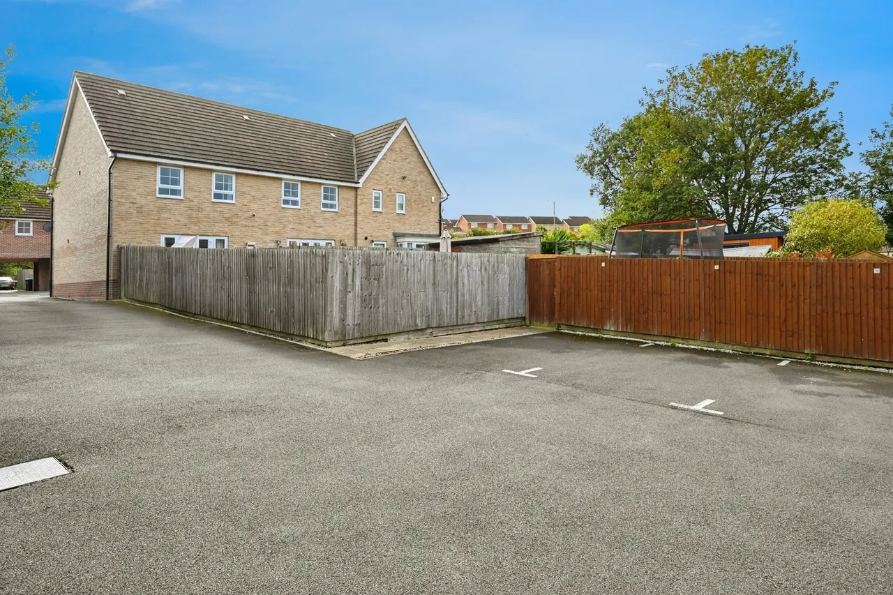 Gressingham Close, Forest Town, Mansfield, Nottinghamshire, NG19, photo 14