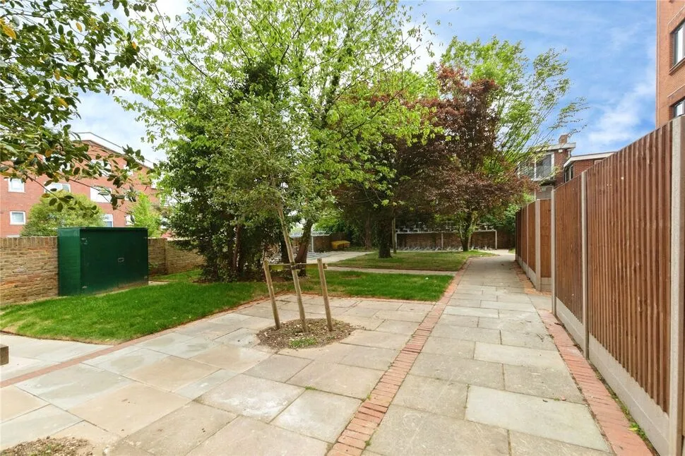 Stafford Road, Wallington, SM6, photo 8