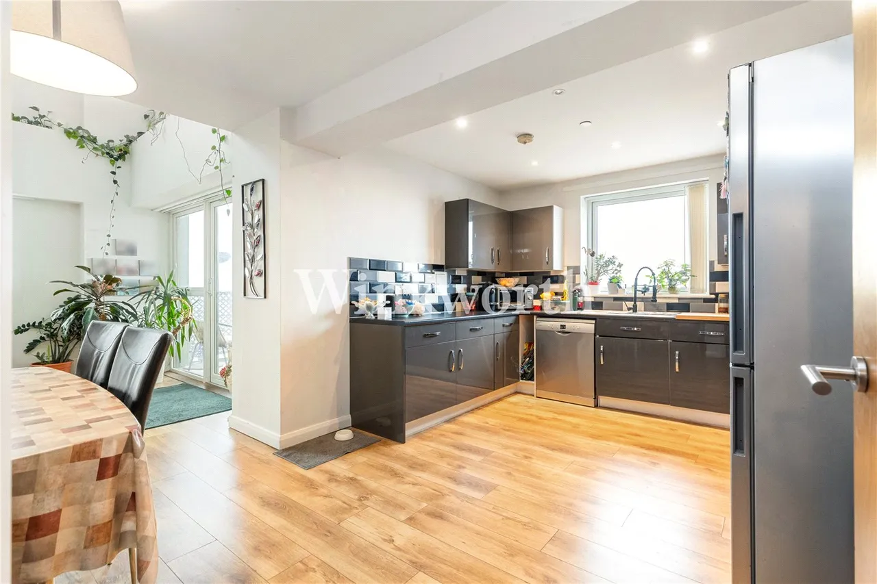 Cannon Road, London, N17, photo 9