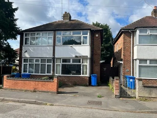 2 bed property to rent, The Crescent, DE21