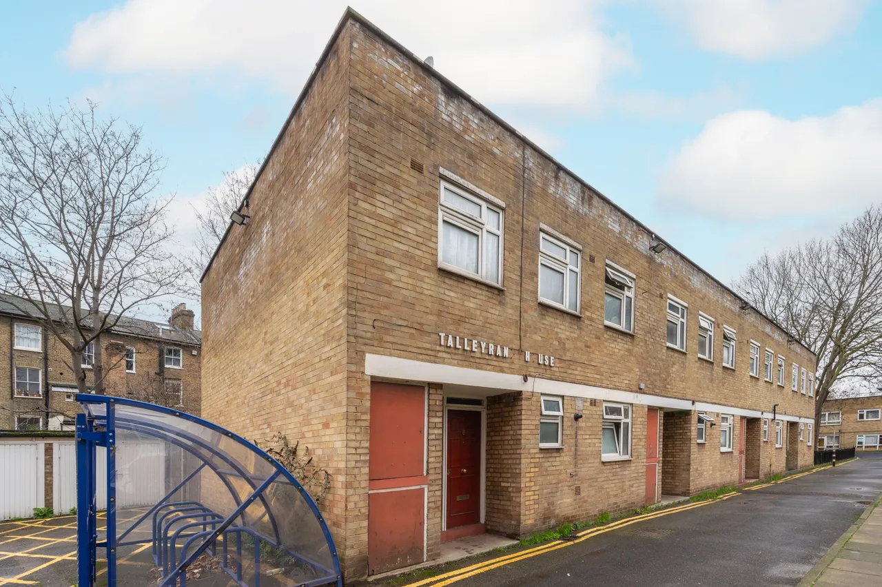 4 bed house for sale, London, SE5