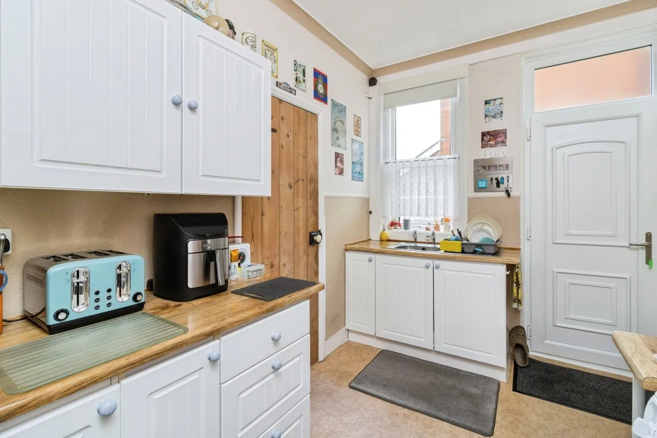 Abbotsbury Road, Newton Abbot, TQ12, photo 9