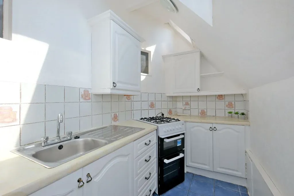 Baker Street, First & Upper Floor, AB25, photo 8
