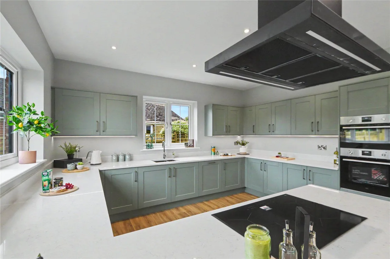 Stanhope Gardens, West Farm, LS24, photo 5