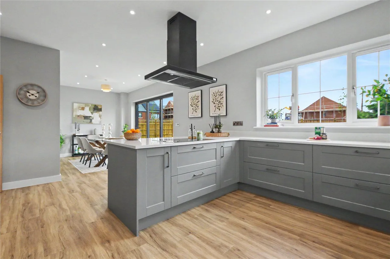 Stanhope Gardens, West Farm, LS24, photo 3