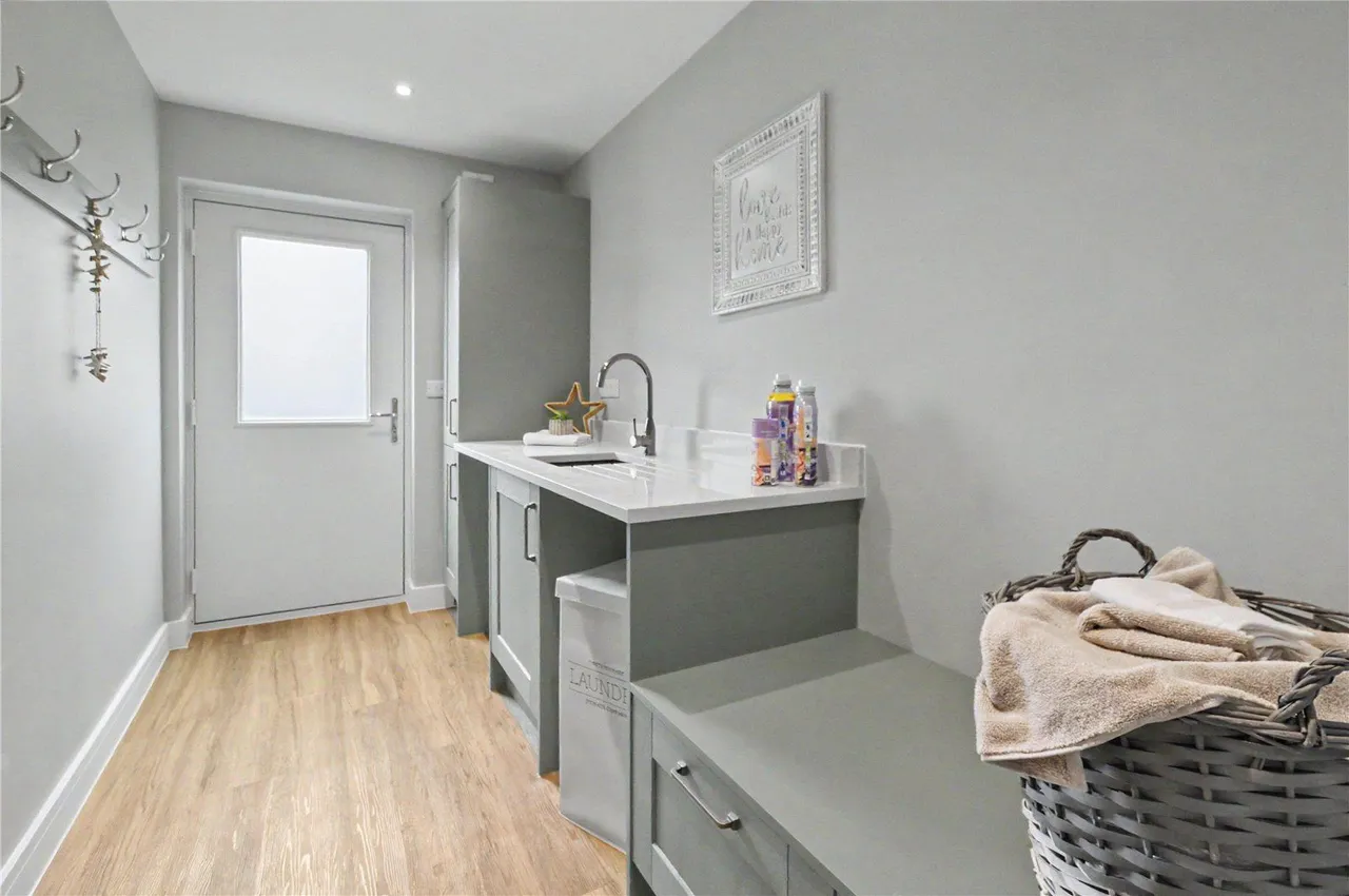 Stanhope Gardens, West Farm, LS24, photo 10