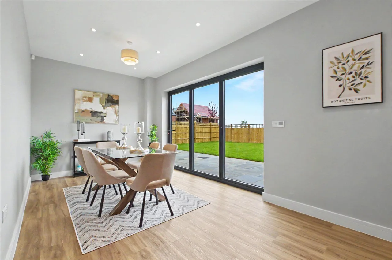 Stanhope Gardens, West Farm, LS24, photo 4