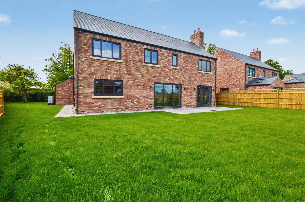 Stanhope Gardens, West Farm, LS24, photo 23