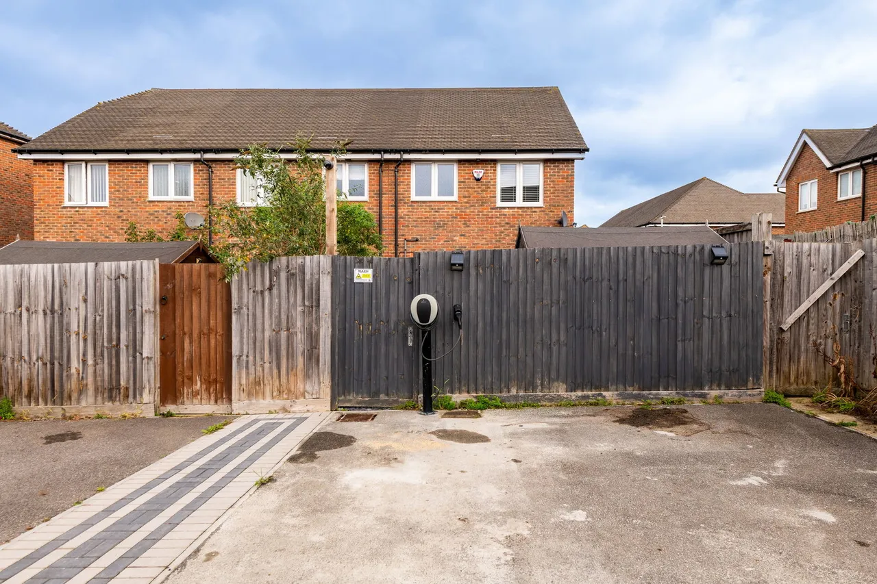 Daffodil Avenue, Minster On Sea, ME12, photo 14