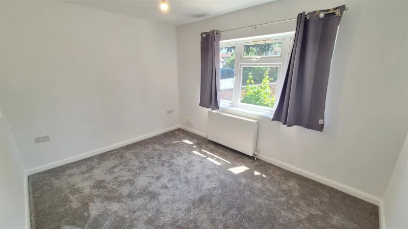 Hanworth Road, photo 7
