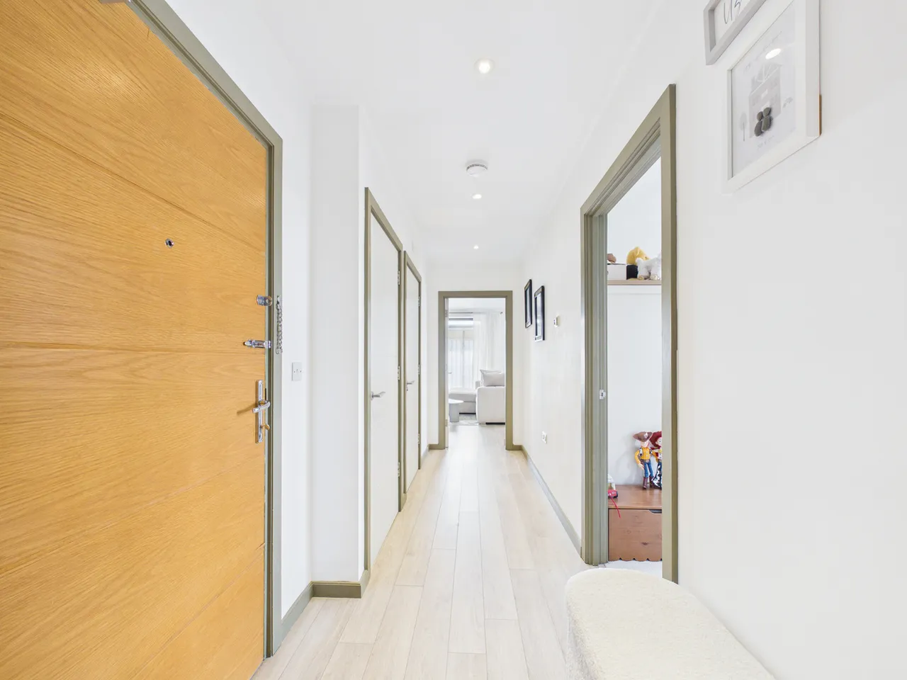 Alexander House, Angus Court, OX9, photo 8