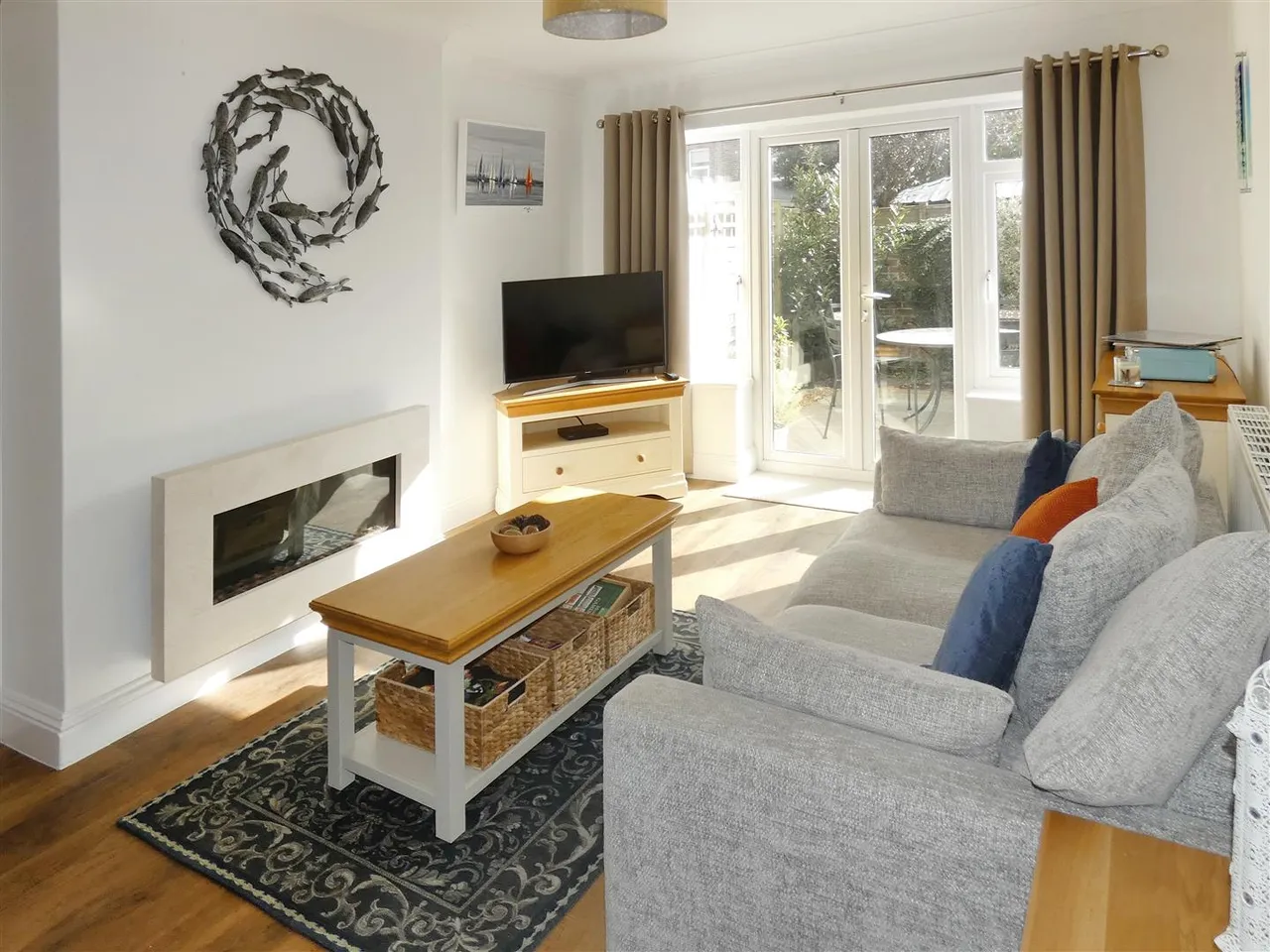 Waverley Road, Rustington, photo 2