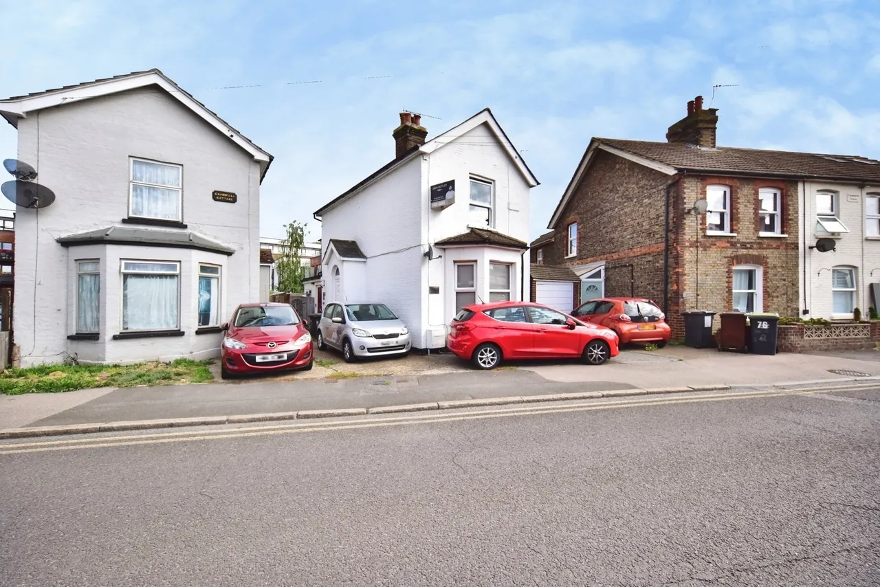 1 bed flat for sale, Barden Road, Tonbridge, TN9