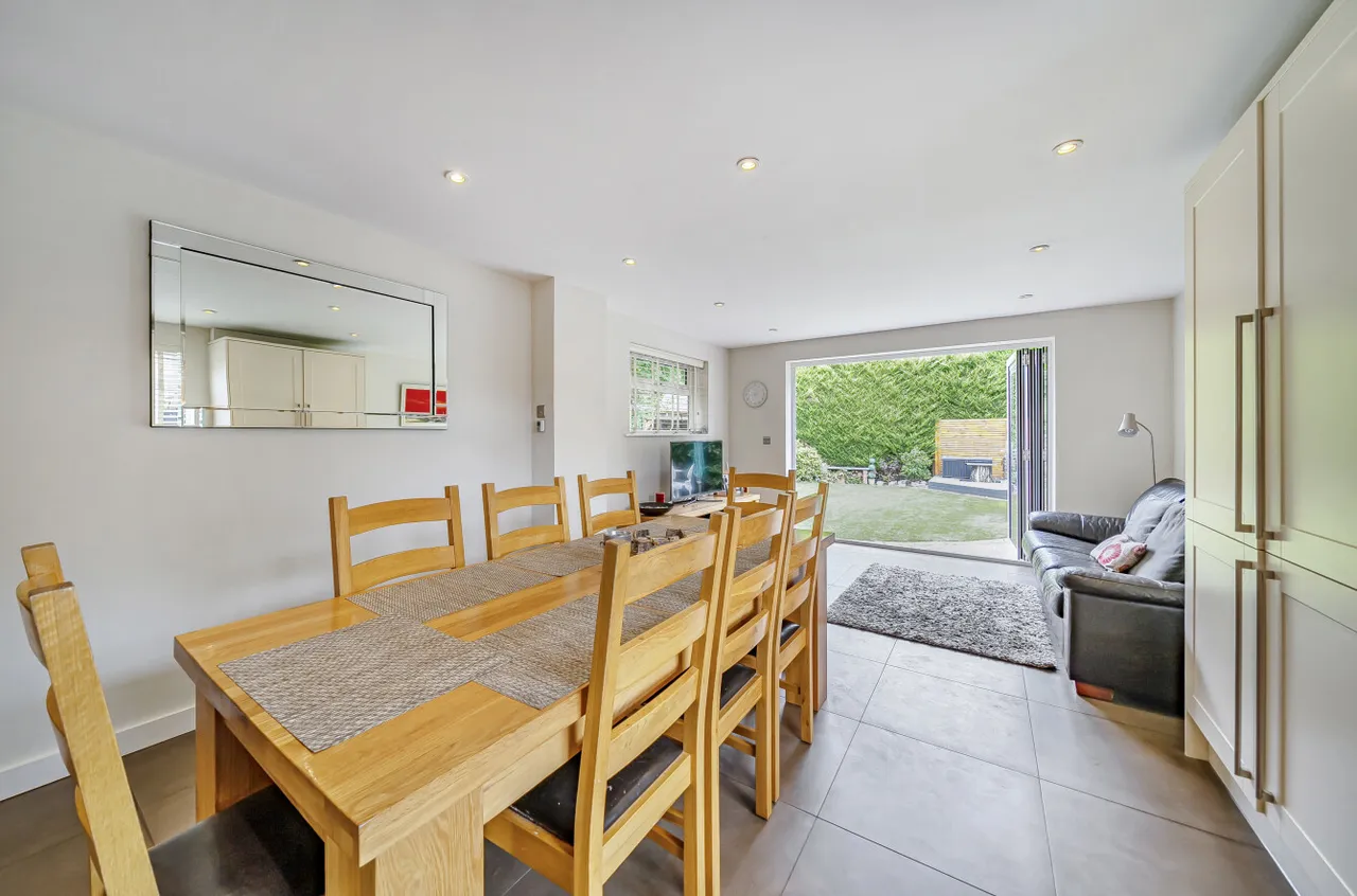 Rugosa Road, West End, Woking, Surrey, GU24 9PA, photo 4