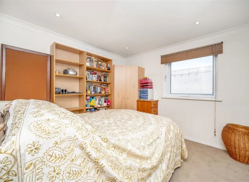 Jardine Road, The Highway, E1W, photo 5