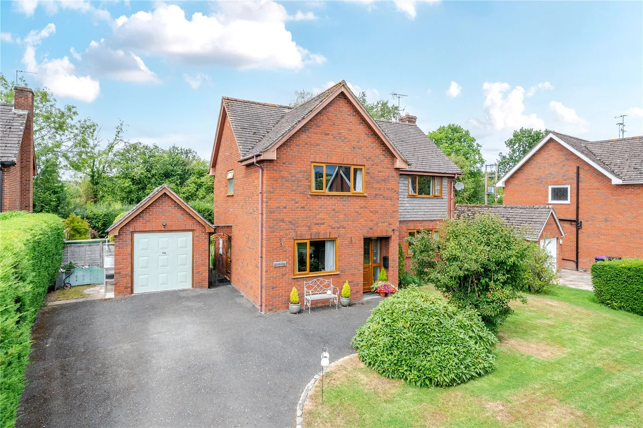 4 bed house for sale — Broome, Aston-on-Clun, Craven Arms, Shropshire, SY7 0NX