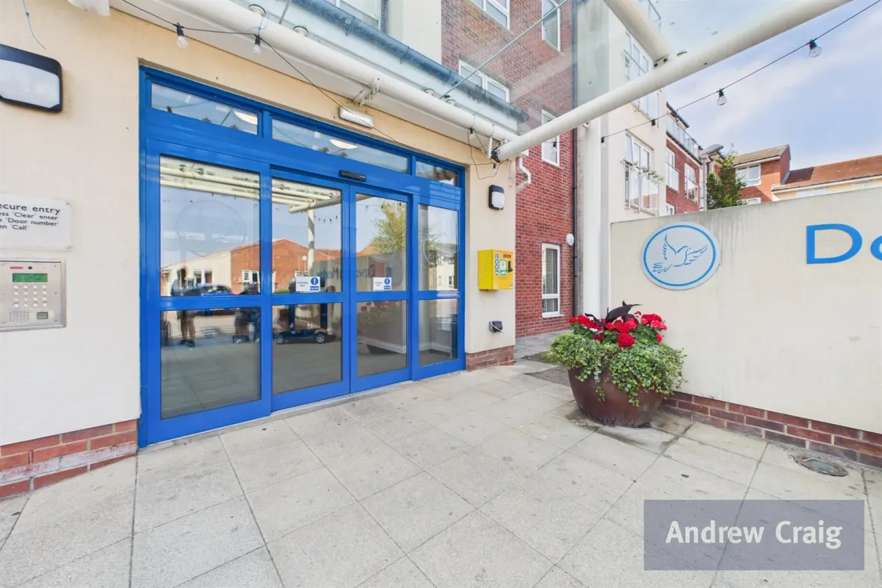 Dovecote Meadow, Ford Estate, SR4, photo 16