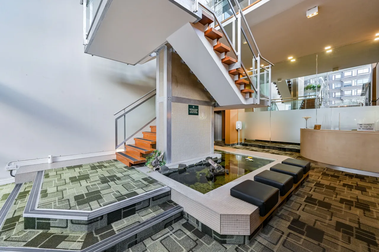 205 The Water Gardens, London, photo 5